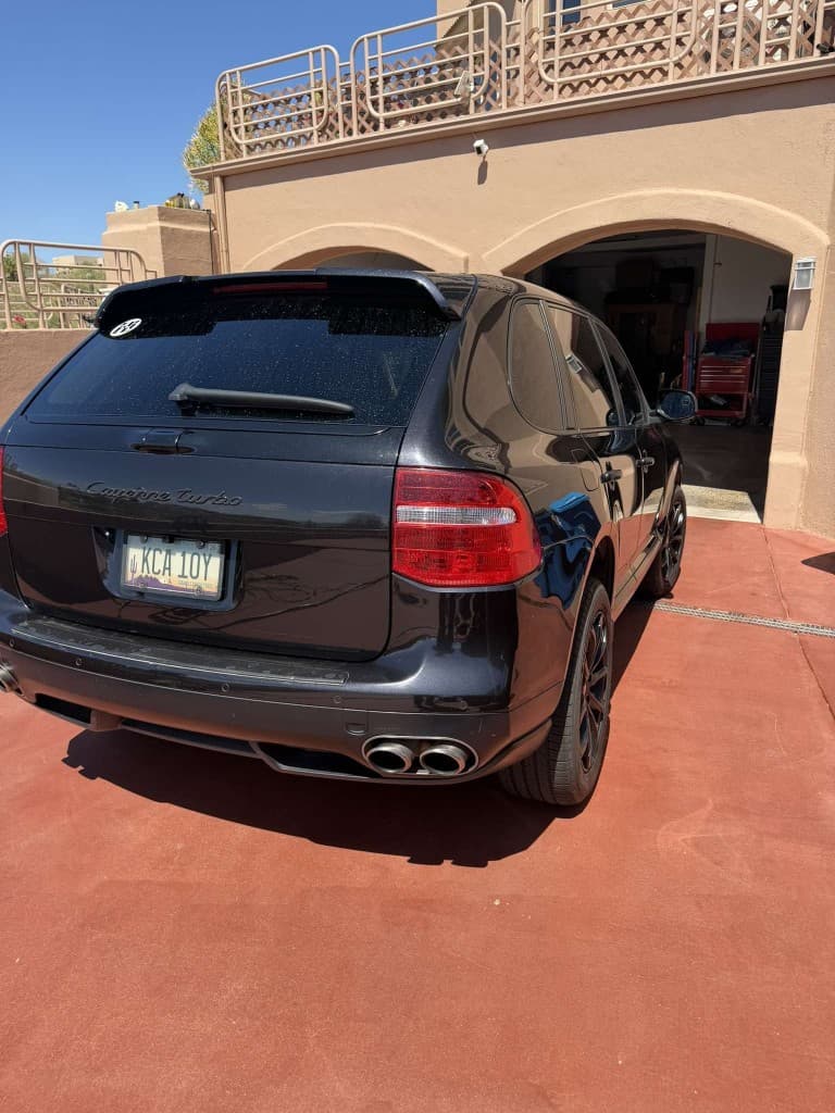 Porsche Cayenne side profile gloss