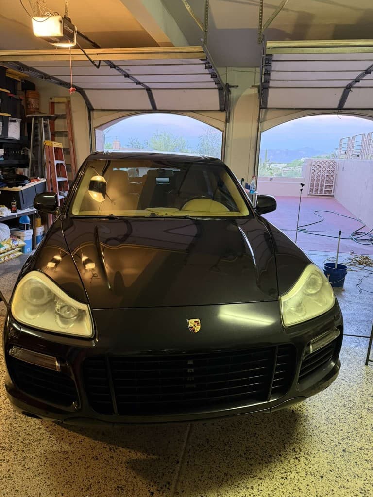 Porsche Cayenne outdoor exterior detail